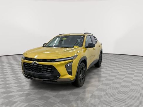 Used 2025 Chevrolet Trax ACTIV w/ Sunroof Package image 5