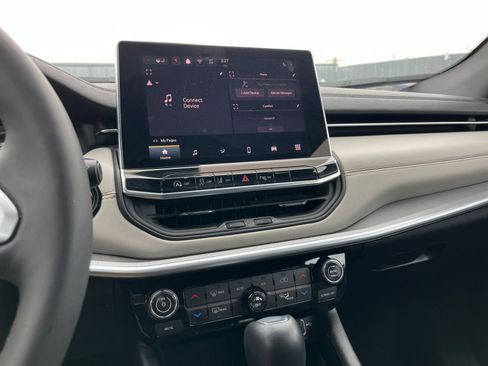 Used 2025 Jeep Compass Limited image 20