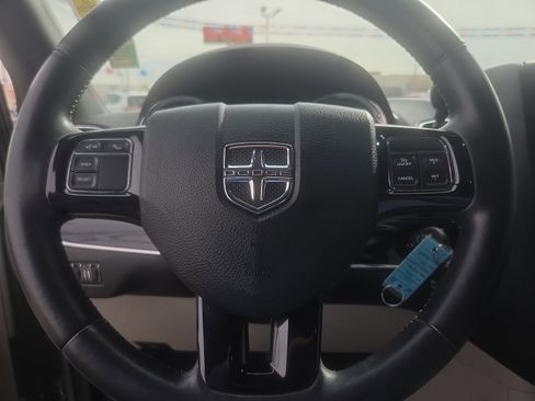 Used 2019 Dodge Grand Caravan SXT w/ Driver Convenience Group image 12