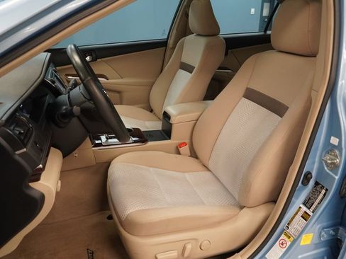 Used 2012 Toyota Camry XLE FWD image 3