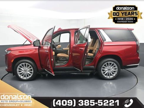 Used 2023 Cadillac Escalade Premium Luxury image 24