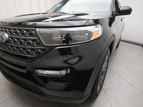 Used 2023 Ford Explorer XLT w/ Equipment Group 202A AWD/4WD image 23