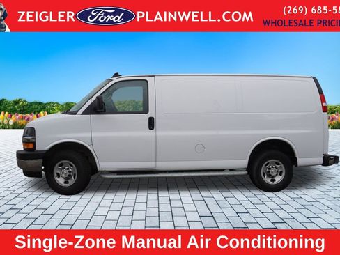 Used 2024 Chevrolet Express 2500 w/ Driver Convenience Package RWD image 2