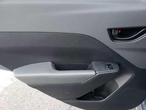 Used 2024 Subaru Crosstrek 2.0i Premium image 11