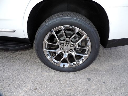 New 2026 GMC Yukon Elevation image 9