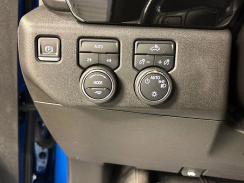 Certified 2022 Chevrolet Silverado 1500 LT w/ All Star Edition Plus image 32