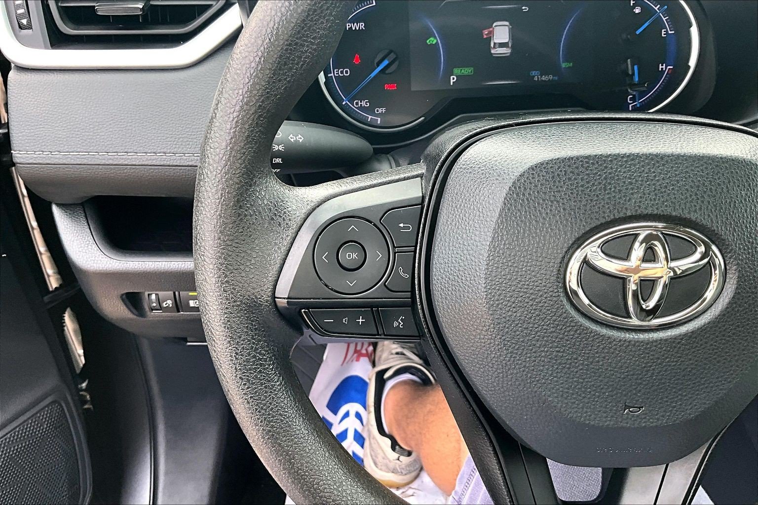 Used 2024 Toyota RAV4 LE AWD/4WD image 22
