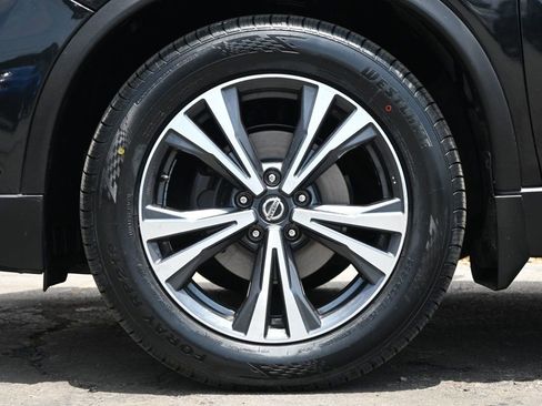 Used 2020 Nissan Rogue SV w/ Premium Package FWD image 7