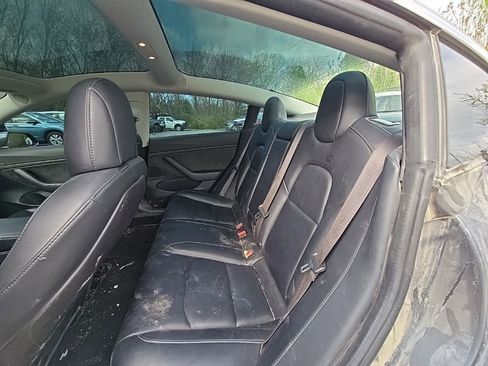 Used 2018 Tesla Model 3 Long Range image 15