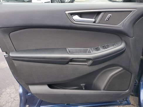 Used 2017 Ford Edge SE image 17