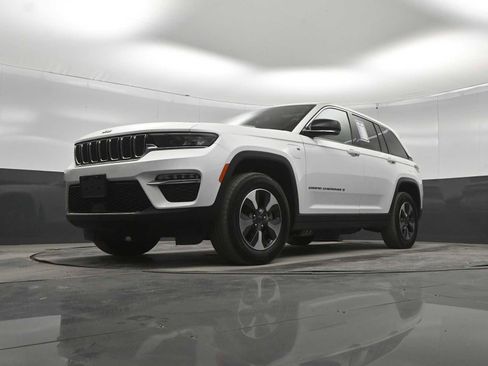 Used 2024 Jeep Grand Cherokee Limited 4xe AWD/4WD image 34