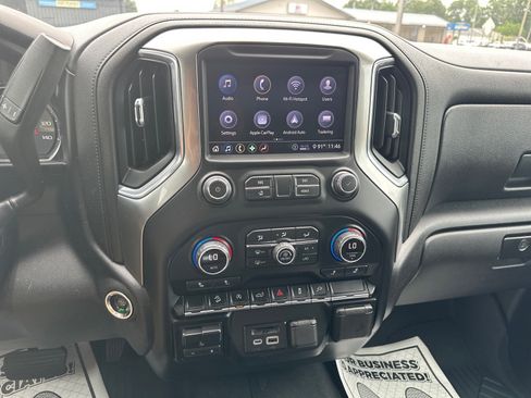 Used 2020 Chevrolet Silverado 1500 LT AWD/4WD image 31