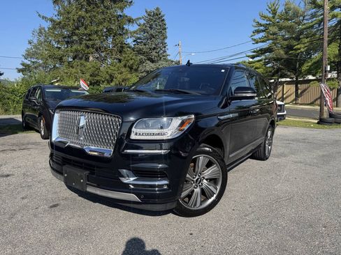 Used 2018 Lincoln Navigator Reserve w/ Technology Package AWD/4WD image 2