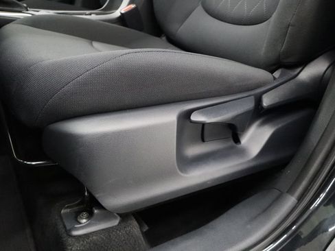 Used 2024 Toyota Corolla Cross LE FWD image 12