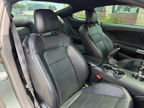 Used 2016 Ford Mustang GT Premium RWD image 34