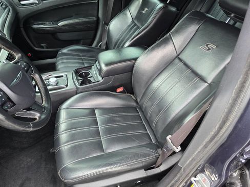 Used 2016 Chrysler 300 S w/ 300S Premium Group image 12