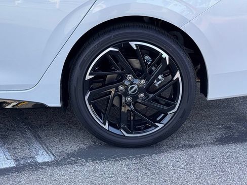 New 2026 Nissan Sentra SR FWD image 8
