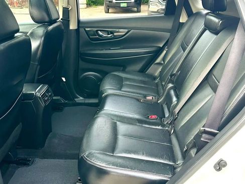 Used 2017 Nissan Rogue SL w/ SL Premium Package FWD image 11