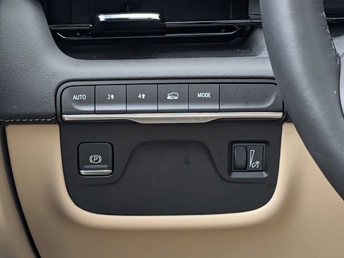 Used 2024 Cadillac Escalade Premium Luxury w/ LPO, Floor Liner Package AWD/4WD image 27