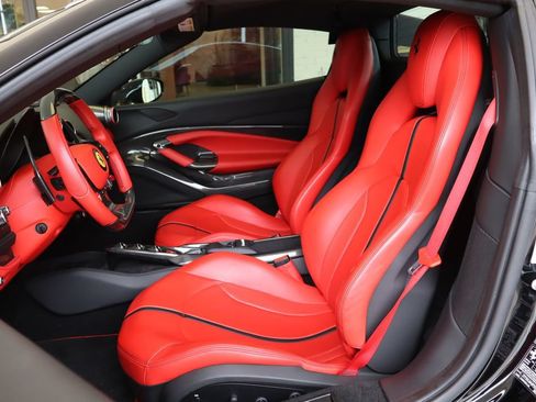 Used 2023 Ferrari F8 Tributo RWD image 19