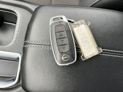 Used 2025 Nissan Sentra SV image 22