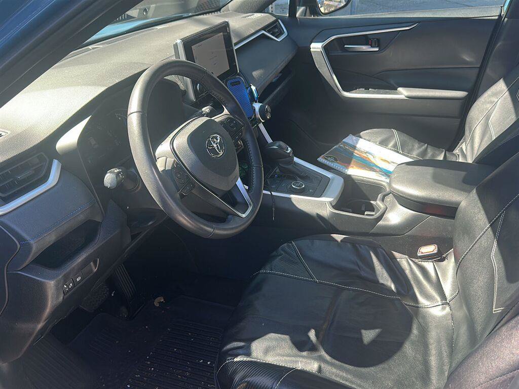Used 2025 Toyota RAV4 SE AWD/4WD image 10