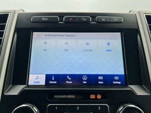 Used 2020 Ford F250 Lariat w/ Lariat Value Package image 40