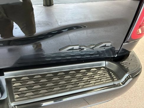Certified 2025 RAM 2500 Big Horn AWD/4WD image 25
