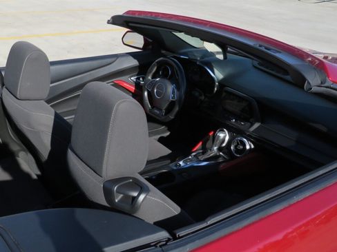 Used 2017 Chevrolet Camaro SS RWD image 27
