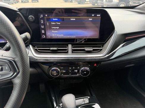 Used 2025 Chevrolet Trax RS w/ Driver Confidence Package FWD image 11