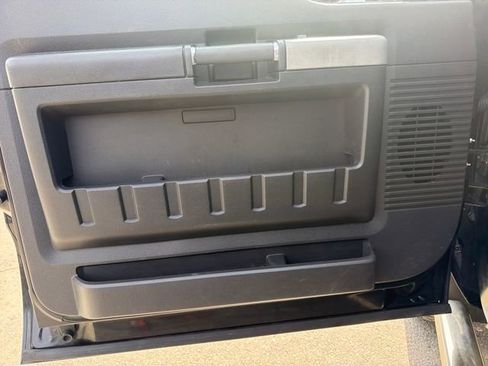 Used 2015 Ford F250 Lariat w/ Lariat Interior Package image 11