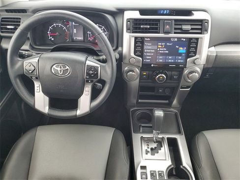 Used 2022 Toyota 4Runner SR5 Premium image 17
