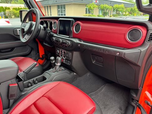 Used 2023 Jeep Wrangler Unlimited Rubicon 4xe AWD/4WD image 47