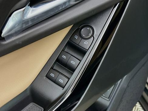 New 2026 Chevrolet Equinox ACTIV w/ Convenience Package III image 19