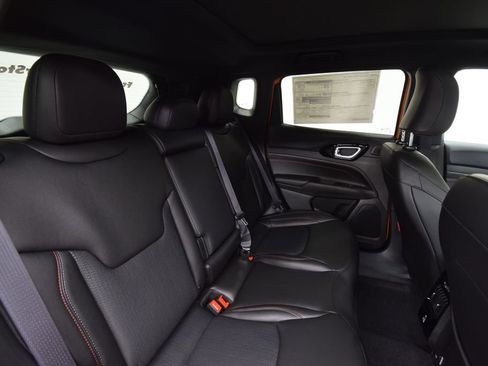 New 2026 Jeep Compass Trailhawk AWD/4WD image 18