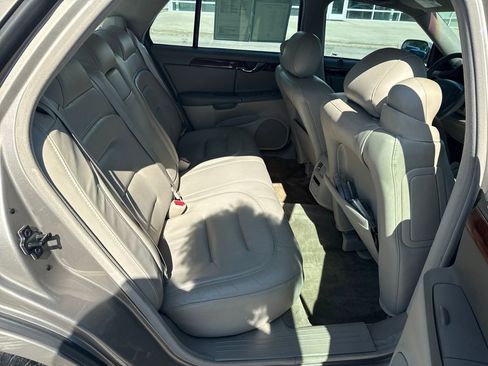 Used 2003 Cadillac De Ville w/ Trunk Convenience Package FWD image 32