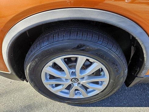 Used 2020 Nissan Rogue SV image 19