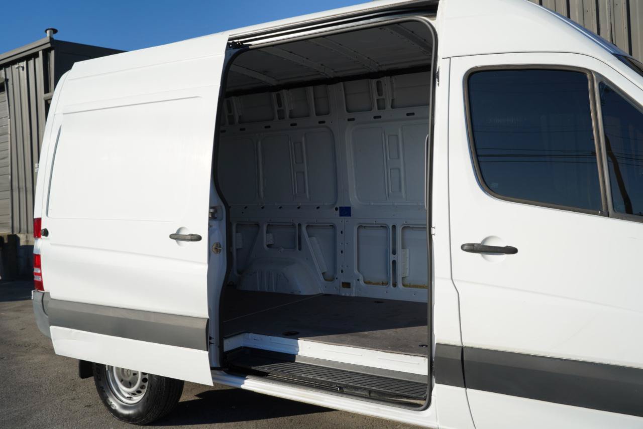 Used 2018 Mercedes-Benz Sprinter 2500 image 26