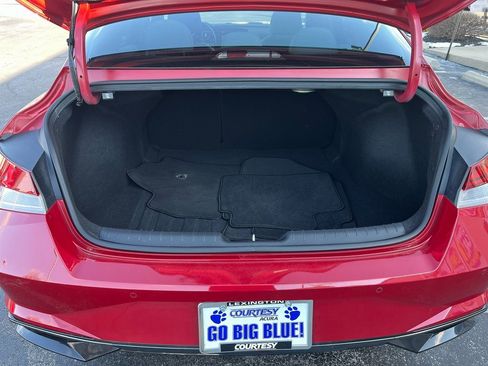 Used 2021 Hyundai Elantra Limited image 11