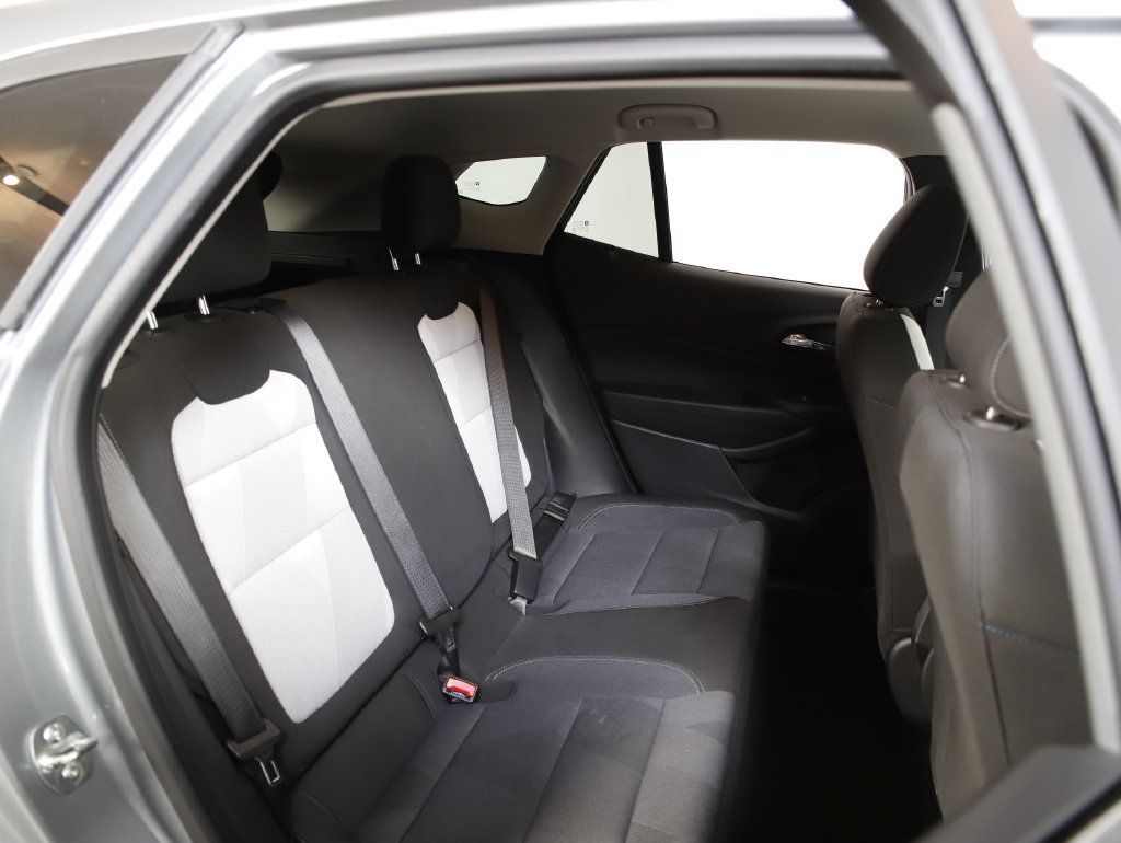 Used 2024 Chevrolet Trax LS w/ Driver Confidence Package FWD image 11