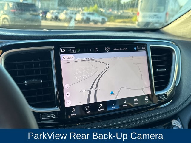 Used 2025 Chrysler Pacifica Limited FWD image 30