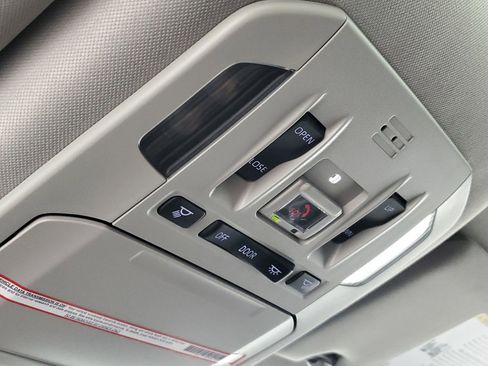 Used 2023 Toyota Highlander Limited image 47