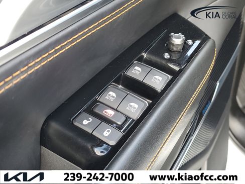 Used 2022 Jeep Grand Wagoneer Series III w/ HD Trailer Tow Package AWD/4WD image 24