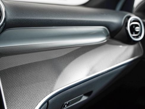 Certified 2025 Mercedes-Benz GLC 300 image 19
