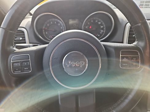 Used 2012 Jeep Grand Cherokee Laredo w/ Laredo E Group image 10