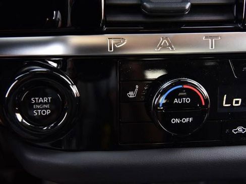 New 2026 Nissan Pathfinder SL w/ SL Premium Package AWD/4WD image 19