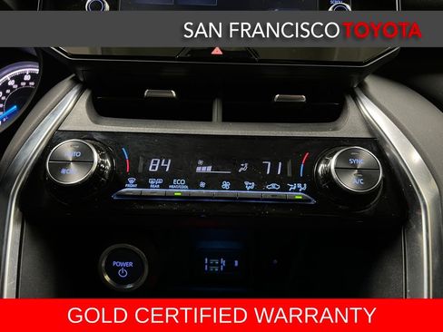 Certified 2022 Toyota Venza LE image 27