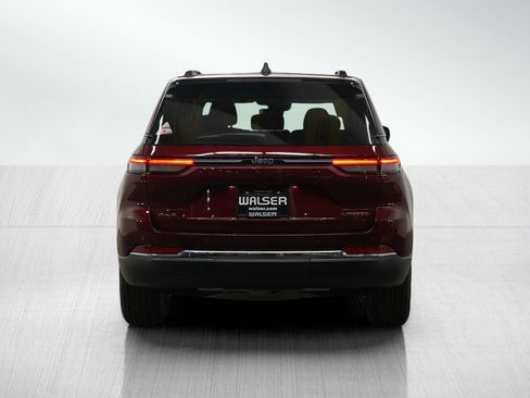 Used 2023 Jeep Grand Cherokee Limited image 4