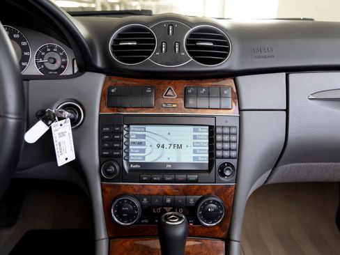 Used 2007 Mercedes-Benz CLK 350 Cabriolet image 17