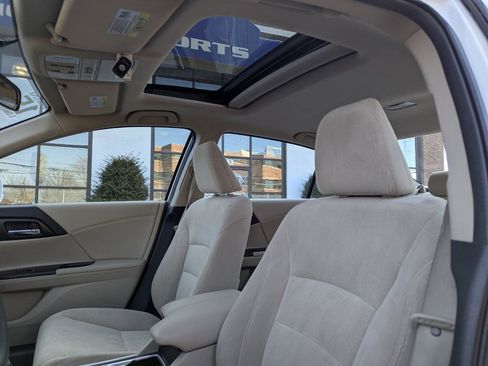 Used 2015 Honda Accord EX image 29